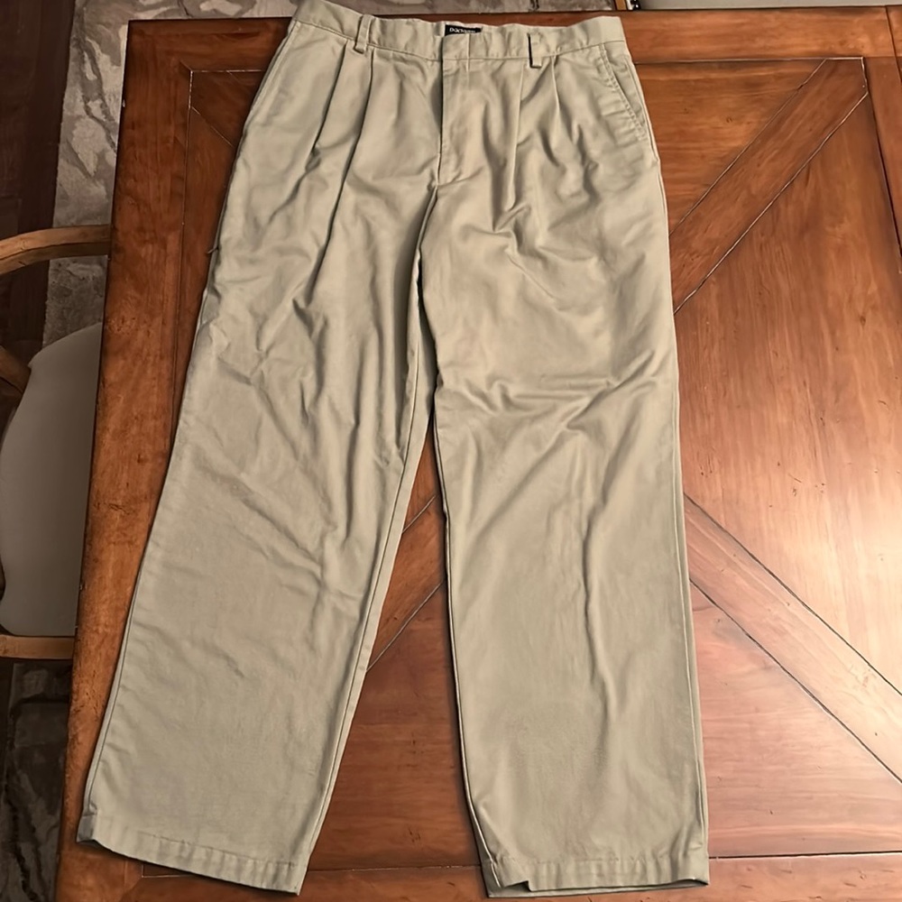 Dockers Khakis 36 X 32